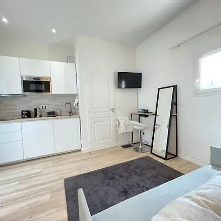 Neuf, Meuble Options Clim Et Parking *