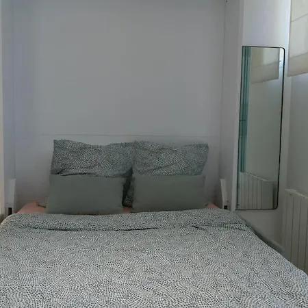 Apartment Neuf, Meuble Options Clim Et Parking
