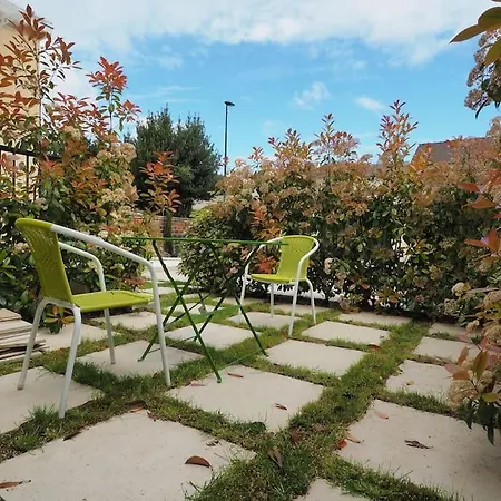 Neuf, Meuble Options Clim Et Parking *