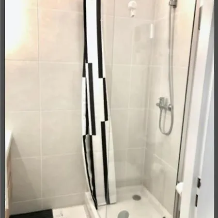 Apartamento Neuf, Meuble Avec Climatisation Et Parking Payants
